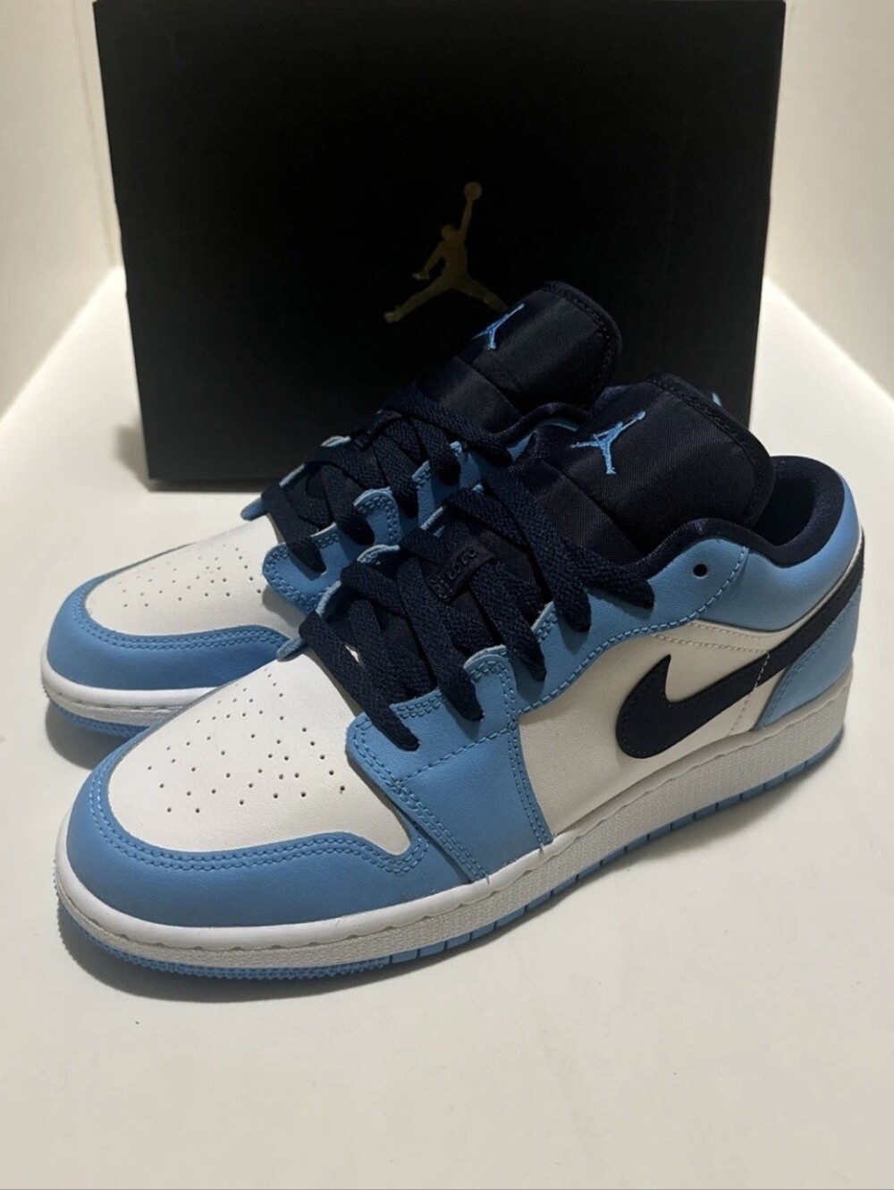 New Men's Size 8.5 Nike Air Jordan 1 Low UNC University Blue